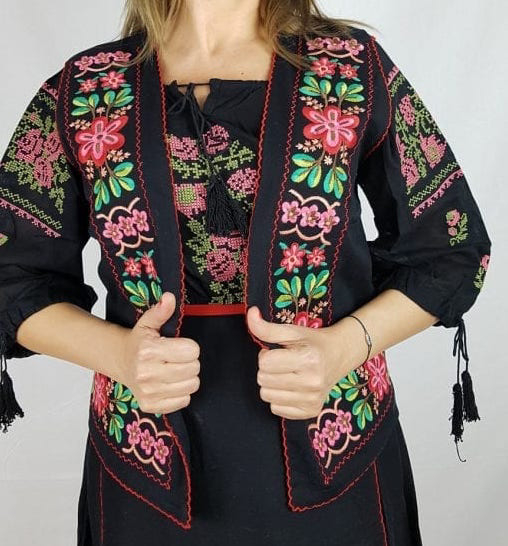 vesta-brodata-cu-model-traditional-ema-copie-1164-4986