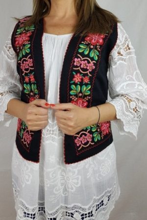 Vesta brodata cu model traditional Aurica