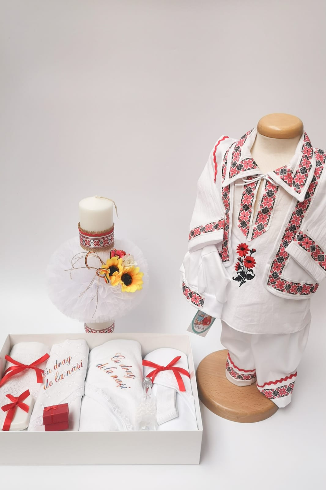 Set Traditional Botez - Costumas baietel Trusou Lumanare 2 Set Traditional Botez - Costumas baietel Trusou Lumanare 2