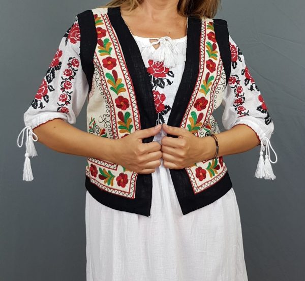 Vesta brodata cu model traditional Jenica
