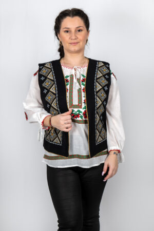 Vesta brodata cu model traditional Alina 13