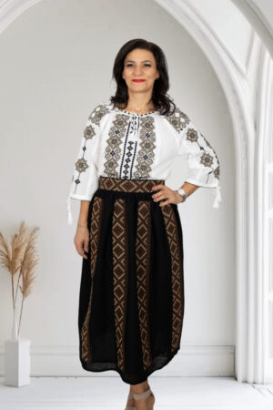 Fusta cu motive traditionale Doinita 4