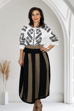 Fusta cu motive traditionale Doinita 3