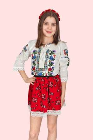 Ie traditionala fetite Ianina 3