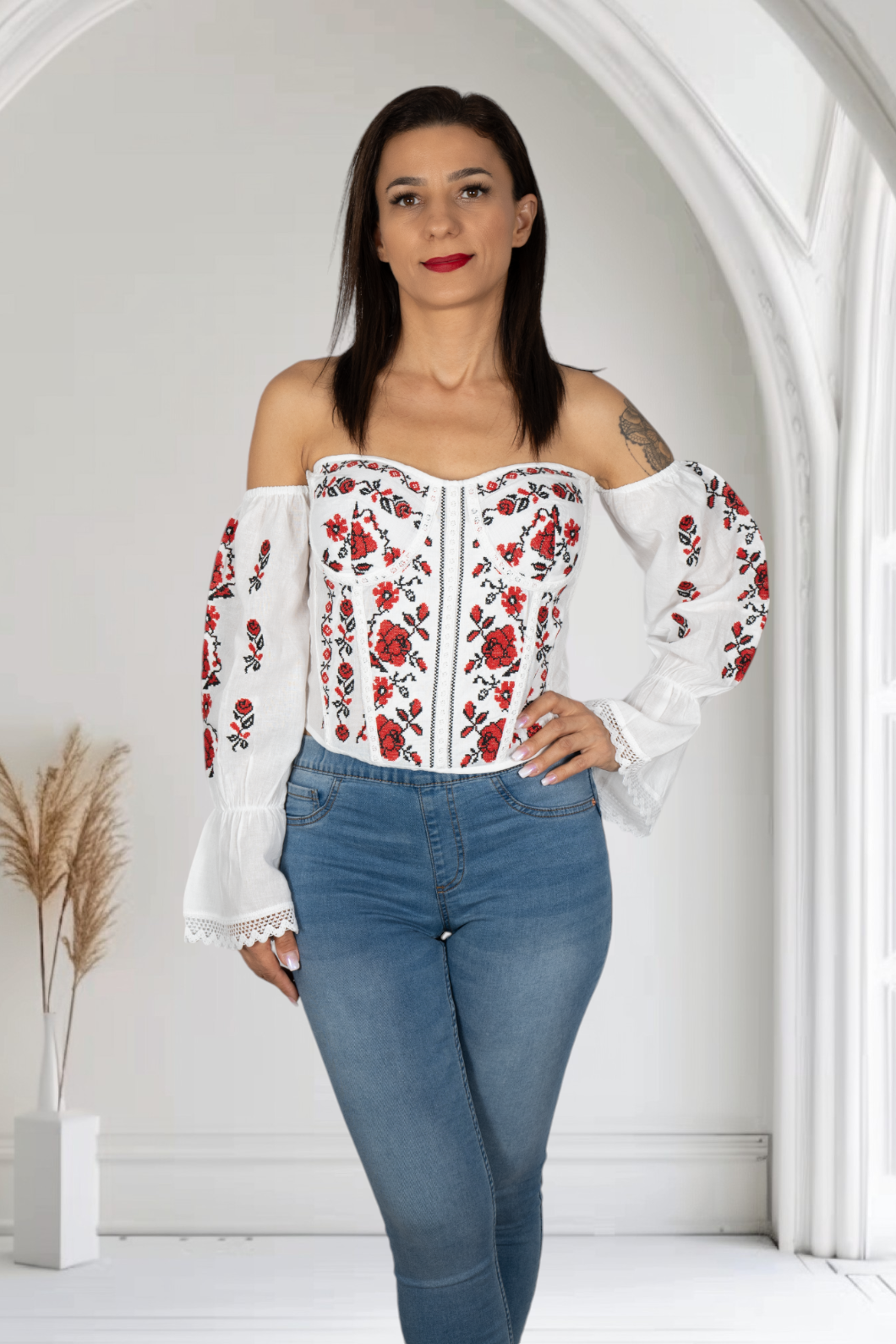 Corset cu motive traditionale Corset cu motive traditionale